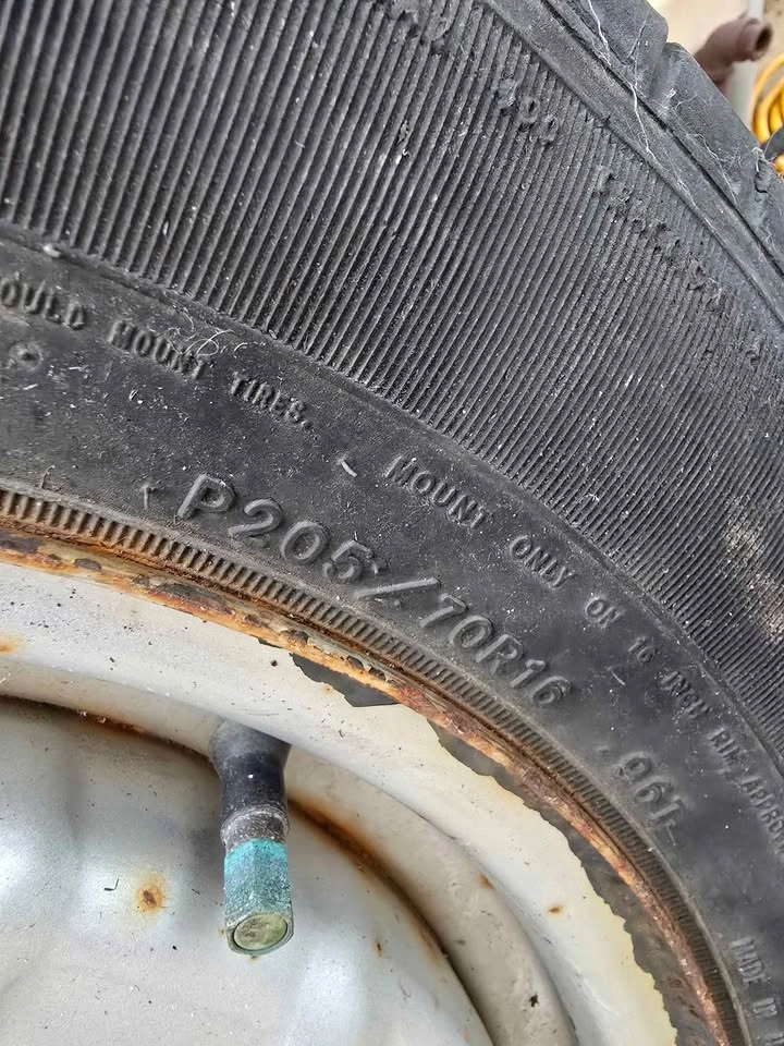 (2) Goodyear Eagle LS P205/70R16 Wheels and Tires - photo 2