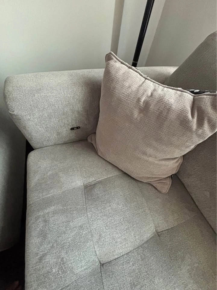 Grey Tufted Fabric Sofa Set with Ottoman - photo 5