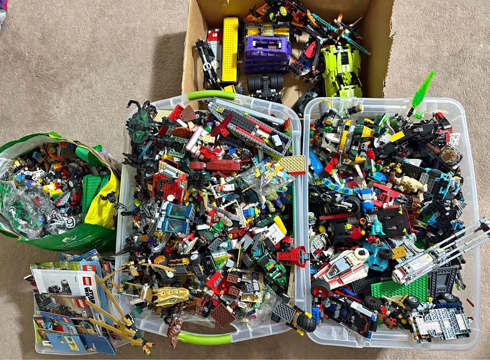 Giant Lot of Lego Sets & Manuals (Ninjago, Marvel, Star Wars)