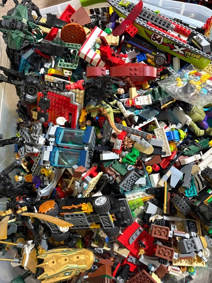 Giant Lot of Lego Sets & Manuals (Ninjago, Marvel, Star Wars) - photo 2