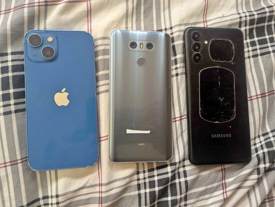 Broken phones - iPhone 13, LG G6, Samsung Galaxy