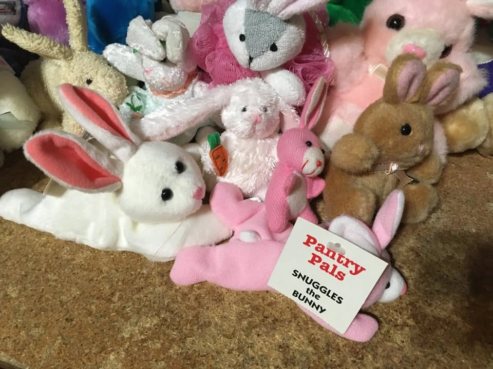 Lot of 36 Bunny Rabbit Plush Beanie Easter Russ Berrie - photo 3