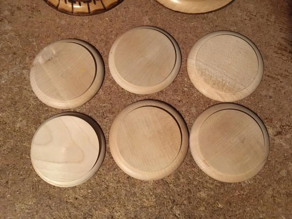 VINTAGE WOODEN CARVED SET OF 6 COASTERS AND TRINKET BOX FLOWERS - photo 3