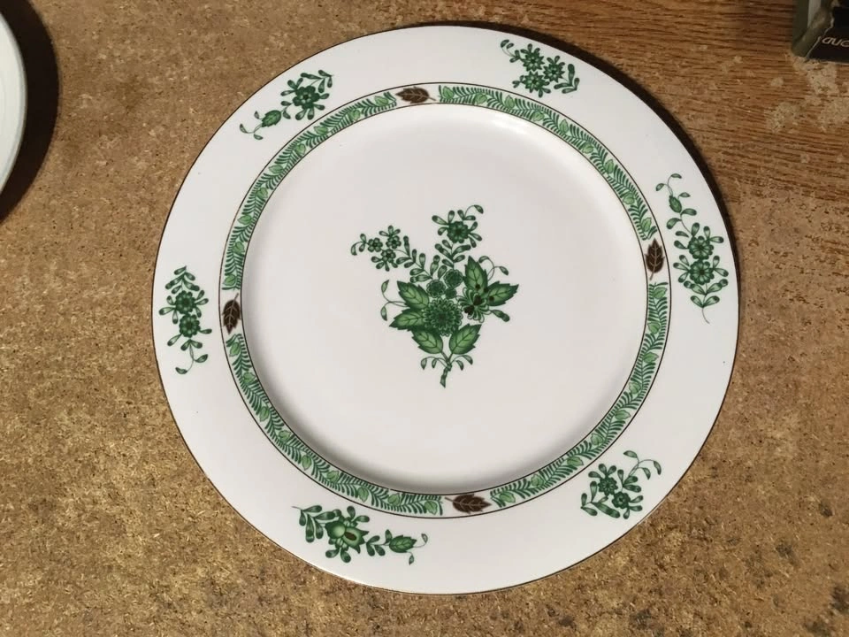 SET OF 8 FLORAL PATTERN PLATES KELTCRAFT 9178 LILING ROYAL SWIRL - photo 2