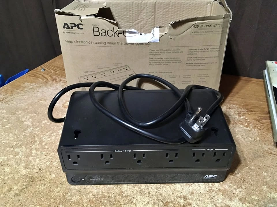 APC UPS 450VA Battery Backup Surge Protector BN450M