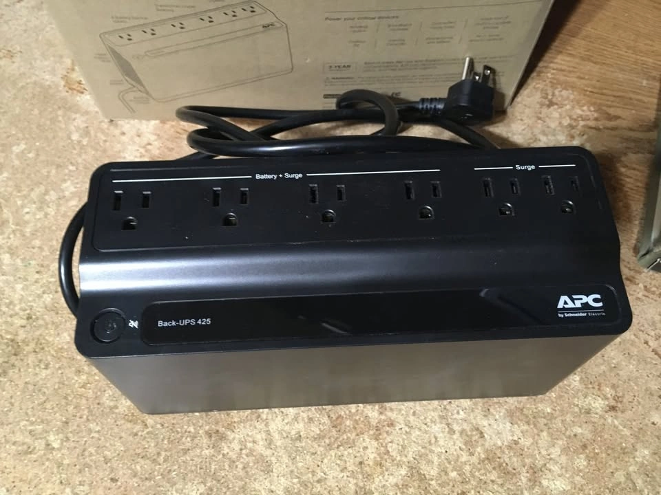 APC UPS 450VA Battery Backup Surge Protector BN450M - photo 2