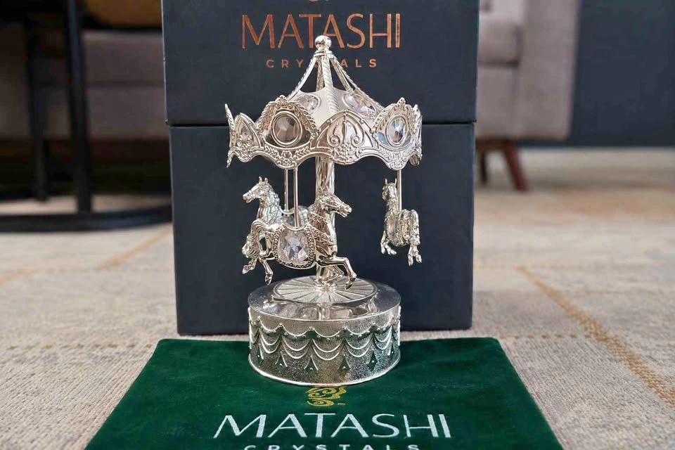 Elegant Matashi Crystals Carousel – Beautiful Collectible