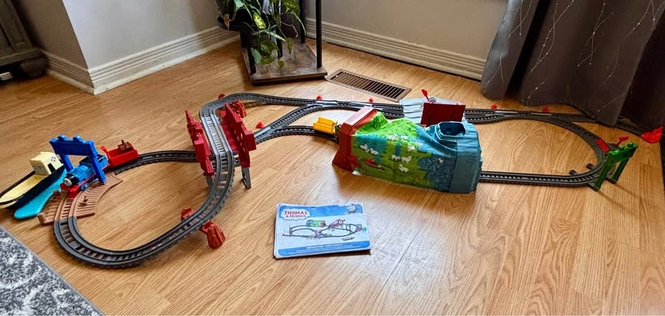 Talking Thomas and Percy train set - photo 2