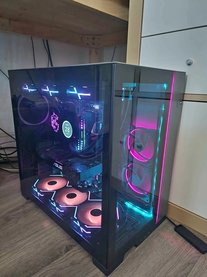 i9-12900K | RTX 2080TI | 32GB DDR5 | NVME SSD