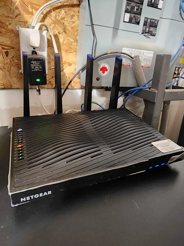Netgear Nighthawk X8 AC5300 Tri-Band WiFi Router - photo 3