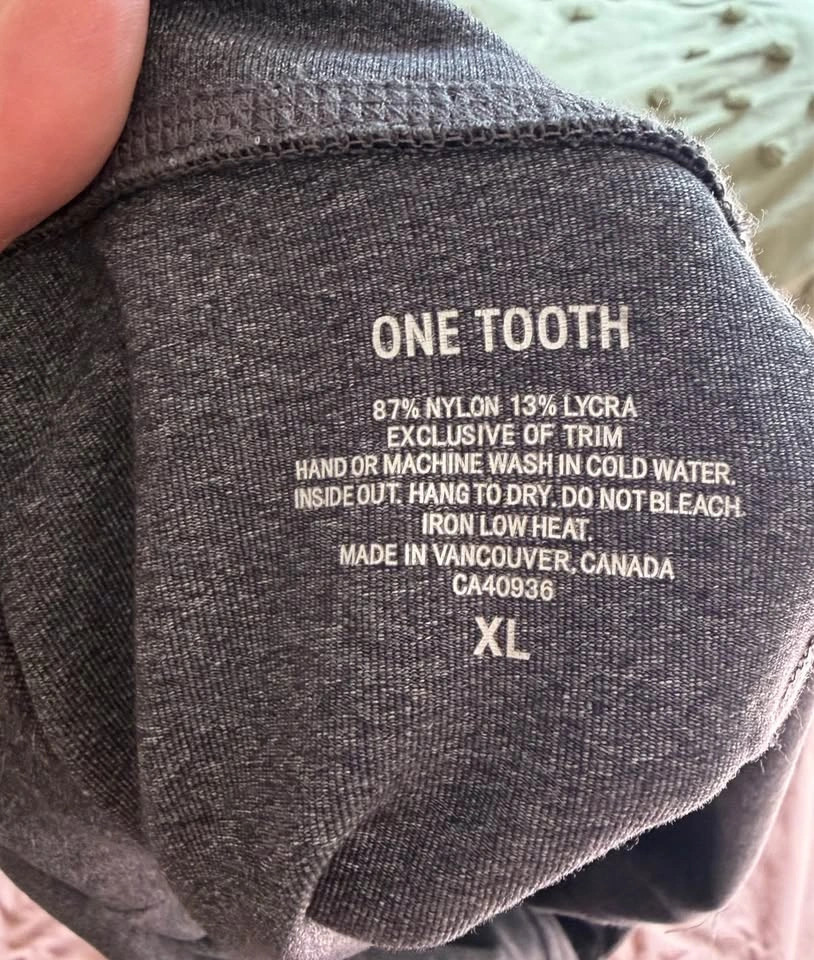 Women’s One Tooth shorts XL, never worn - photo 5