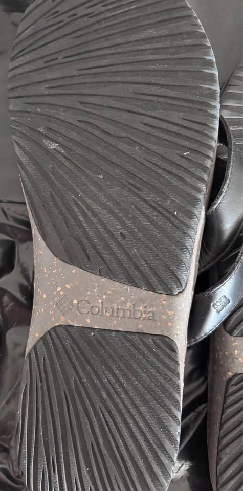 Size 12 Columbia women’s thong sandals - photo 2