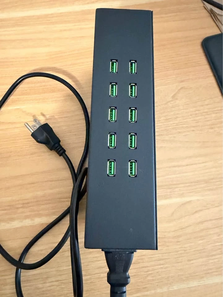 10-Port 200W USB Charging Station - photo 3