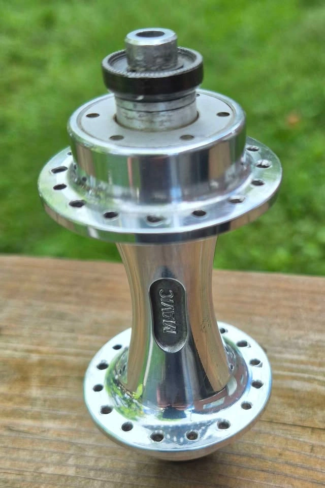Vintage Mavic 500 RD 32 hole front hub - photo 4