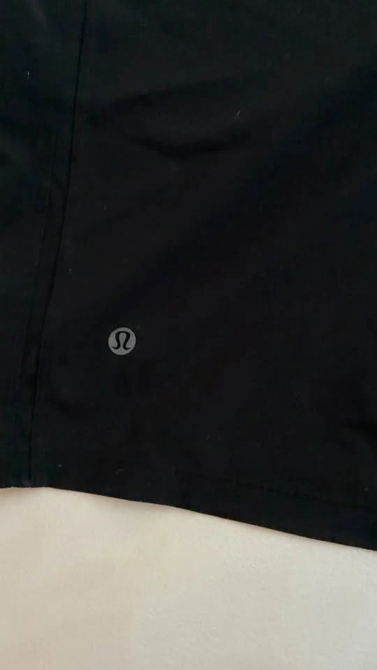 lined Lululemon shorts - photo 4