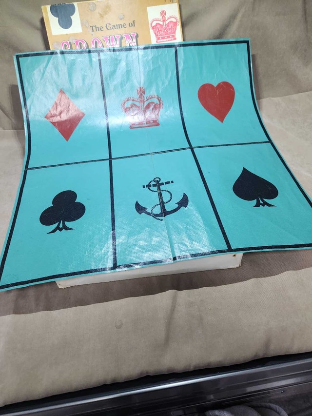 Vintage Bilingual "Crown and Anchor" Gambling Game, Complete Set - photo 2