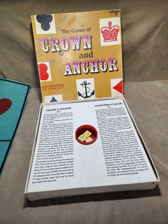 Vintage Bilingual "Crown and Anchor" Gambling Game, Complete Set - photo 3