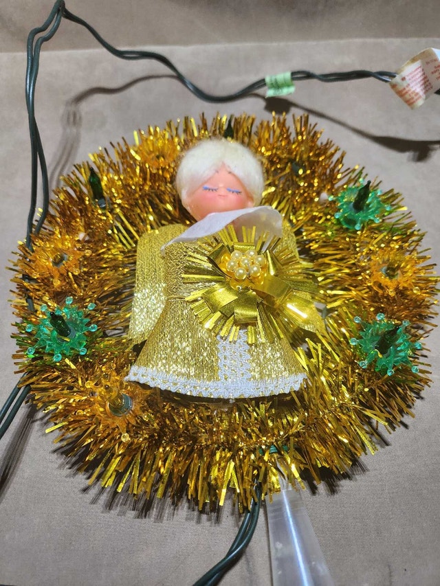 Vintage Illuminated Gold Tinsel Angel Christmas Tree Topper - photo 4