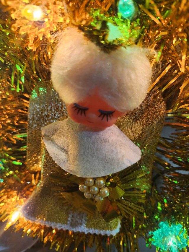 Vintage Illuminated Gold Tinsel Angel Christmas Tree Topper - photo 5