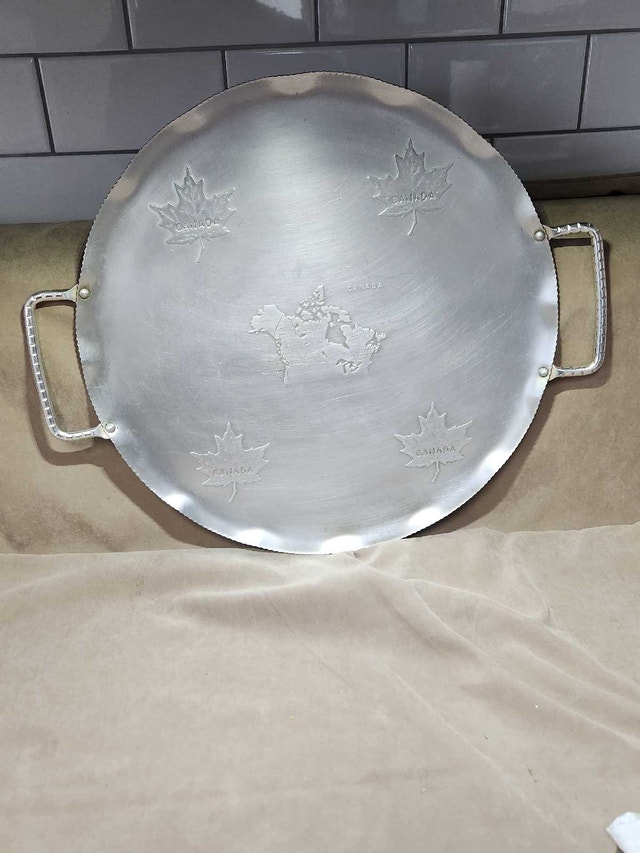 Vintage Pressed Aluminum Canada Serving Tray - Mid-Century Decor - photo 3