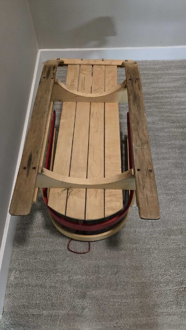 Vintage Mastercraft Wooden Sled — Made in Canada (Rustic Decor) - photo 3