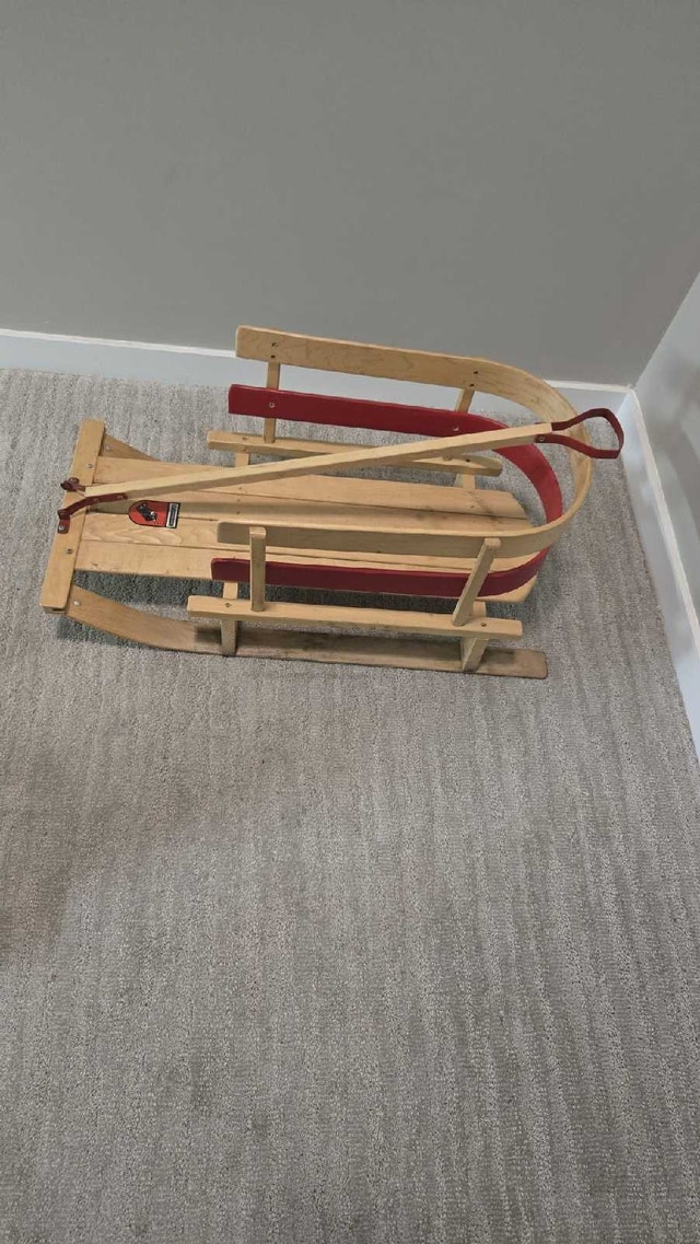 Vintage Mastercraft Wooden Sled — Made in Canada (Rustic Decor) - photo 4