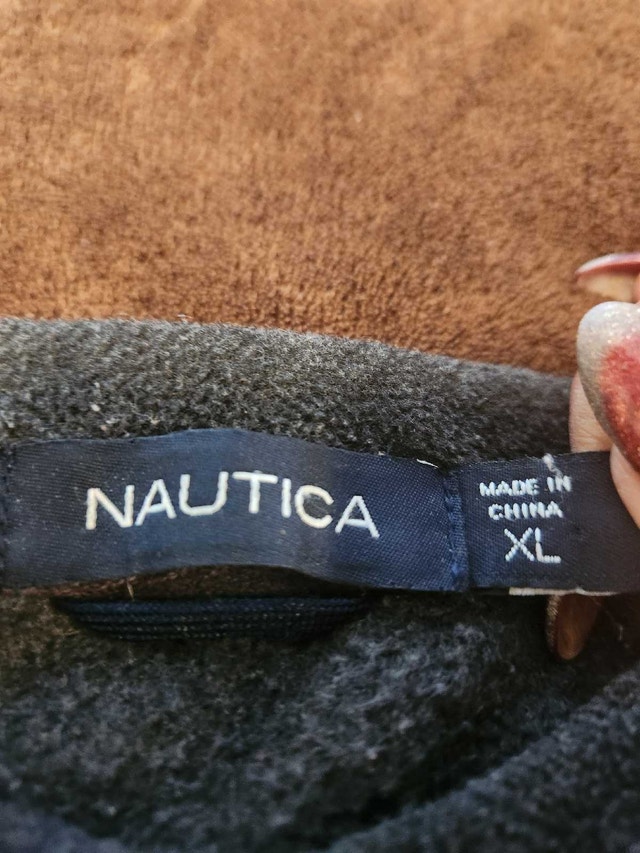 Nautica Fleece Sweatshirt – Size XL - photo 2