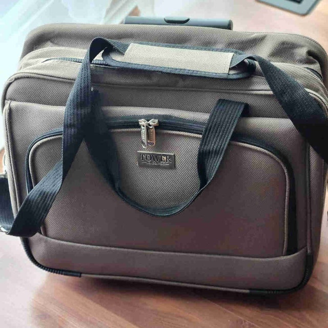 Tower London 17" Rolling Laptop Bag / Business Travel Case