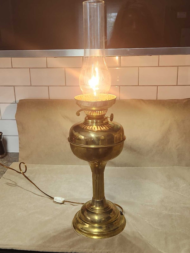Vintage 23" Electrified Brass Hurricane Table Lamp - Works Great - photo 5