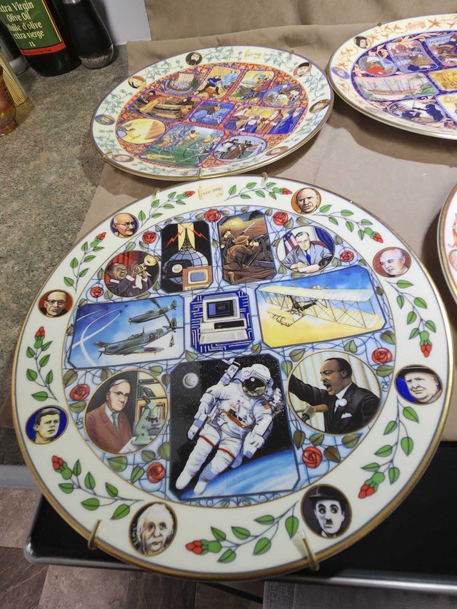 RARE 10-Plate Set: Royal Doulton, The Millennium Collection - photo 4
