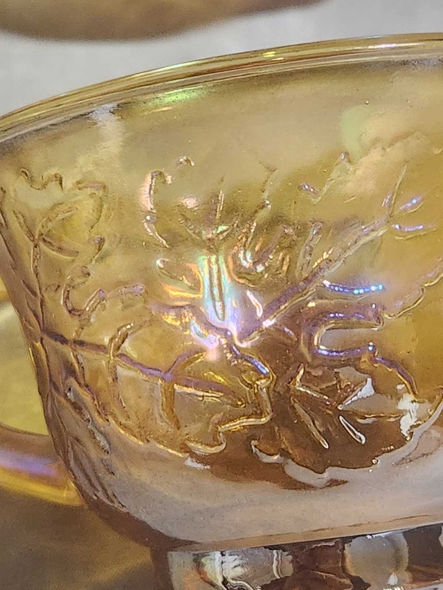 Set of 7 Vintage Marigold Carnival Glass Punch Cups - photo 4