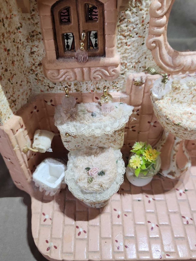 Vintage 1980s Miniature Ceramic Bathroom Diorama - photo 2