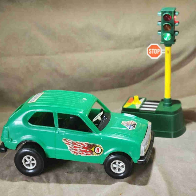 1980s Toy Road Playset - Focus Traffic Light & Plastic car