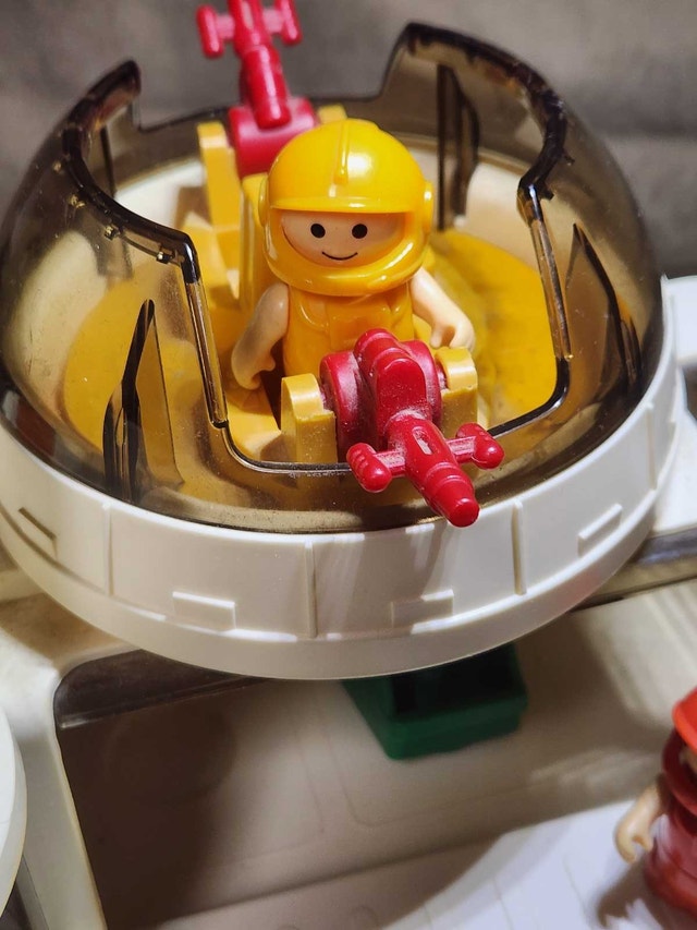 1980s Playmates Space Station Toy Set w/ Aliens - photo 3