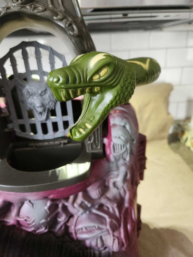 1984 Masters of the Universe Snake Mountain Playset - photo 3