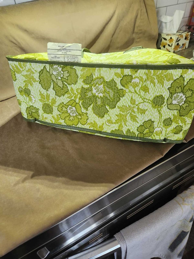 60s /70s MCM Avocado Green Floral Tapestry Tote Case - photo 3