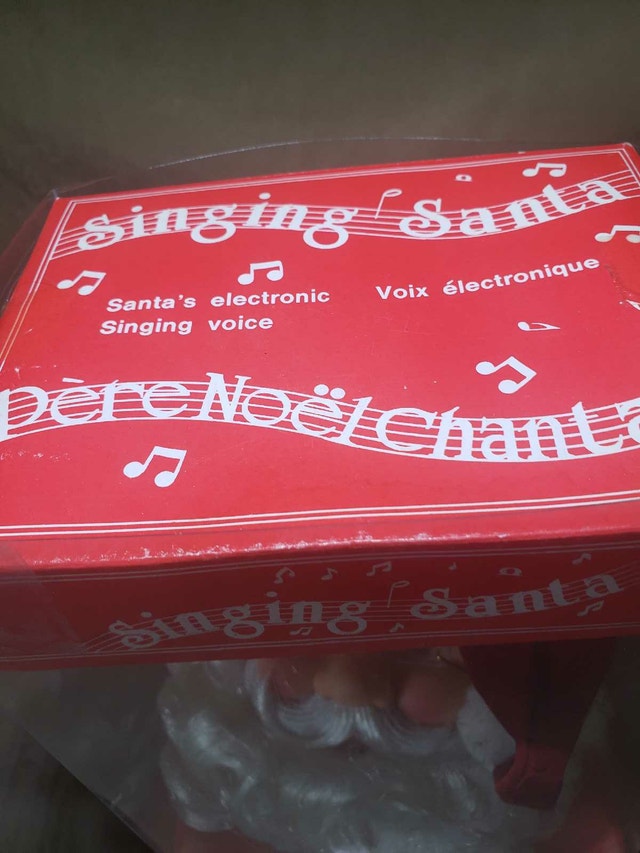 Vintage 90s Singing Santa Head - Light Sensor Activated (In Box) - photo 3