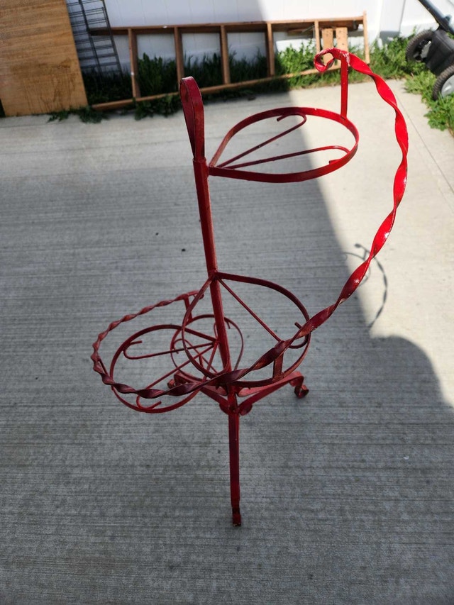 Vintage 3-Tier Spiral Wrought Iron Plant Stand – 39" Tall - photo 5