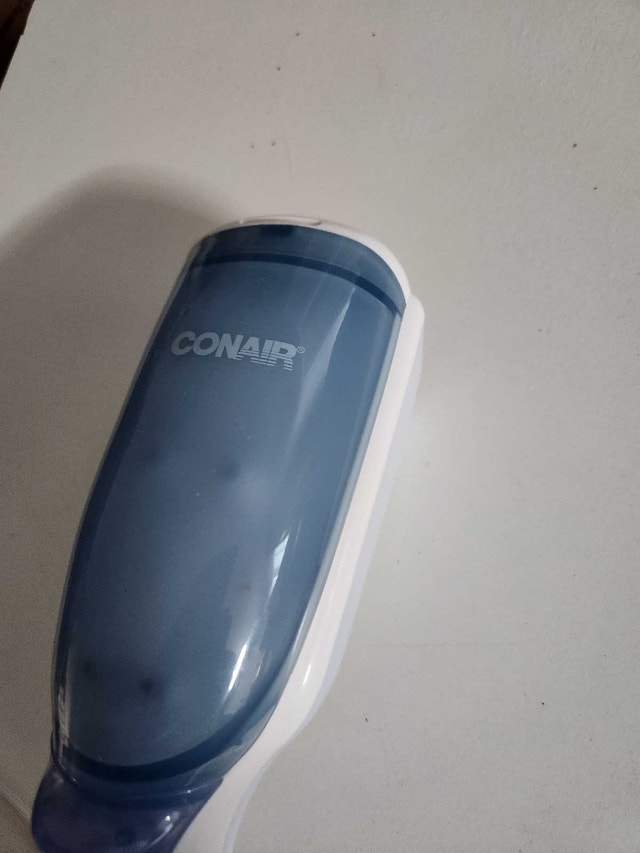 Conair Handheld Fabric Steamer – Great Condition! - photo 3