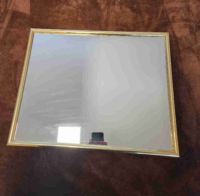 Vintage Columbia Frame Inc. Gold Wall Mirror – 16" x 20"