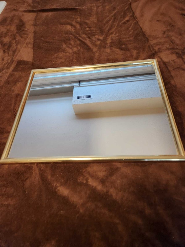 Vintage Columbia Frame Inc. Gold Wall Mirror – 16" x 20" - photo 3