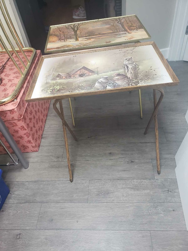 Two Vintage 1960s MCM Metal TV Tray Tables (Eclectic Mix) - photo 4