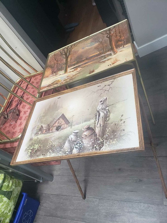 Two Vintage 1960s MCM Metal TV Tray Tables (Eclectic Mix) - photo 5