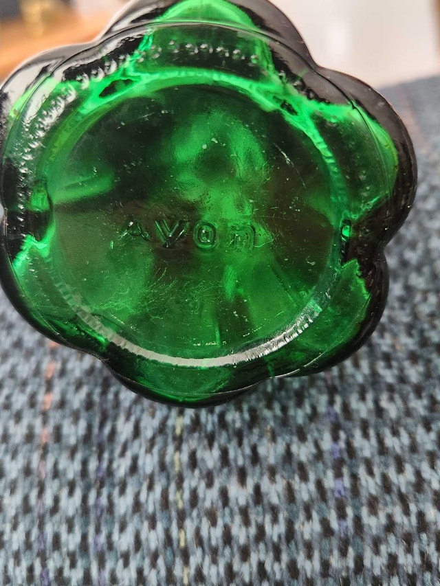 STUNNING AVON MCM Emerald Green Glass Bud Vase - photo 4