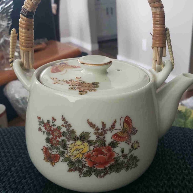 Authentic Asahi Collection Japanese Teapot - Butterfly & Floral
