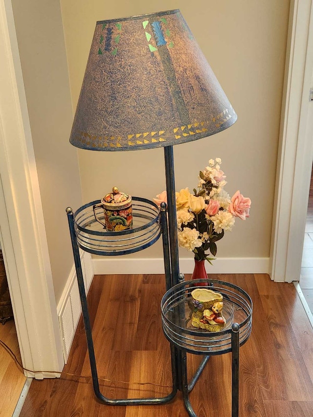 Vintage 3-Tier Plant Stand Floor Lamp – Retro/Mid-Century