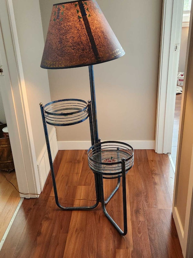 Vintage 3-Tier Plant Stand Floor Lamp – Retro/Mid-Century - photo 2