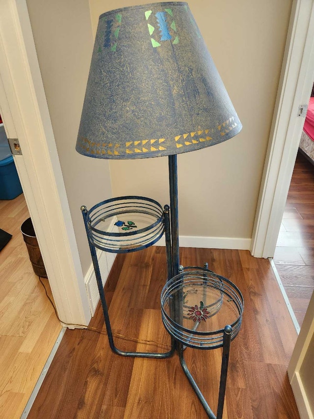 Vintage 3-Tier Plant Stand Floor Lamp – Retro/Mid-Century - photo 3
