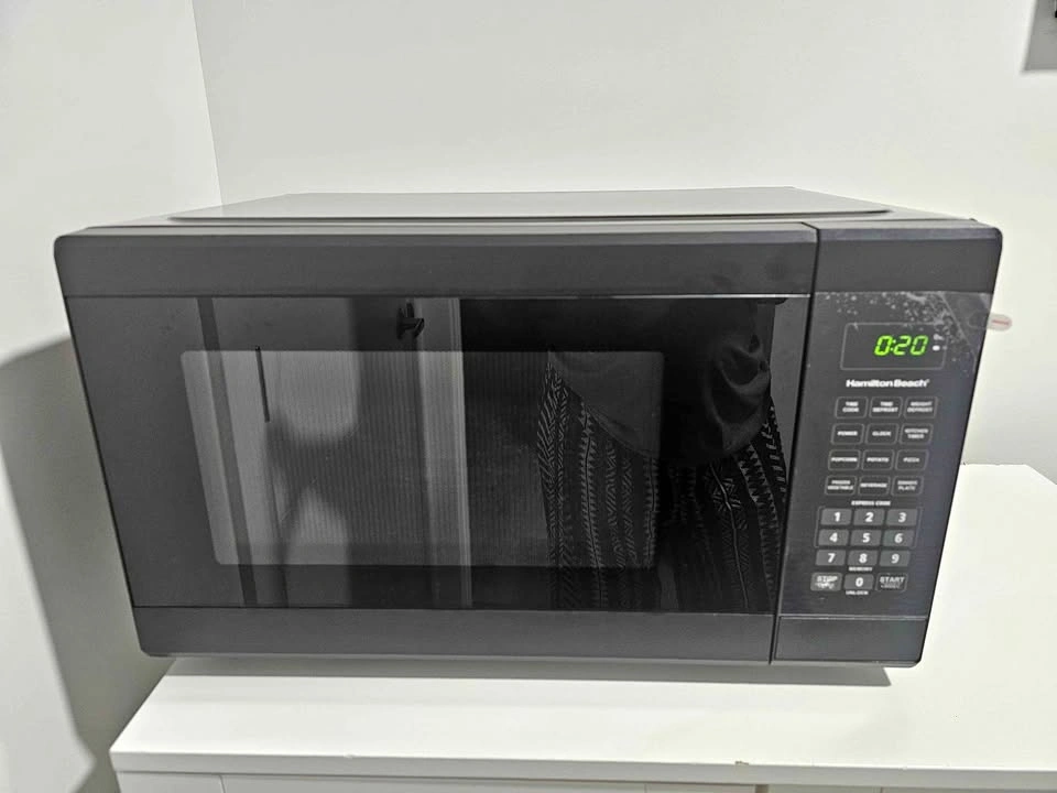 Microwave Oven - Hamilton Beach 1.1 cu. ft.