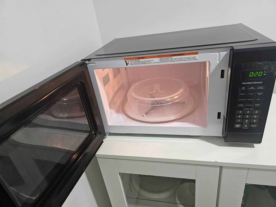 Microwave Oven - Hamilton Beach 1.1 cu. ft. - photo 3
